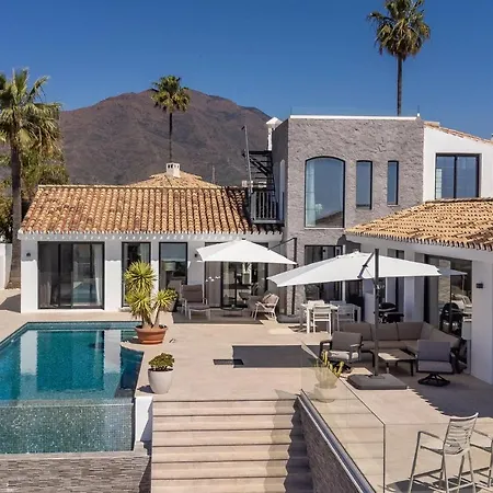 Stunning In Urban,puerto De Estep, With Outdoor Swimming Pool, Wifi And Swimming Pool Estepona